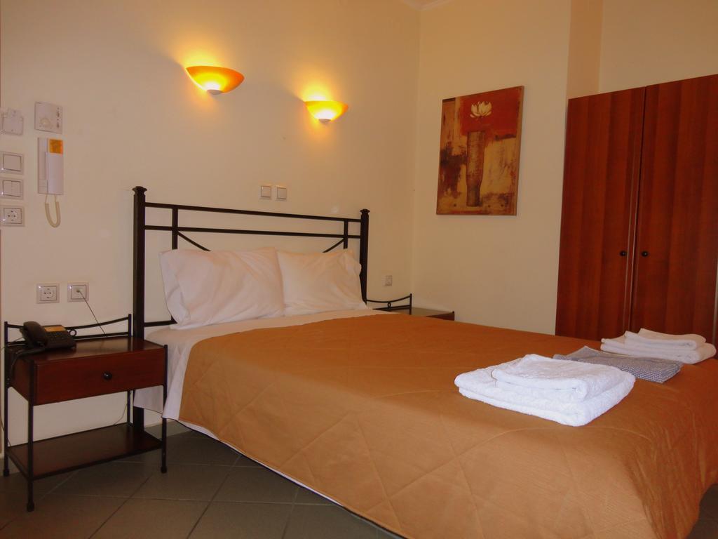 Diana Hotel Makrakómi Екстериор снимка