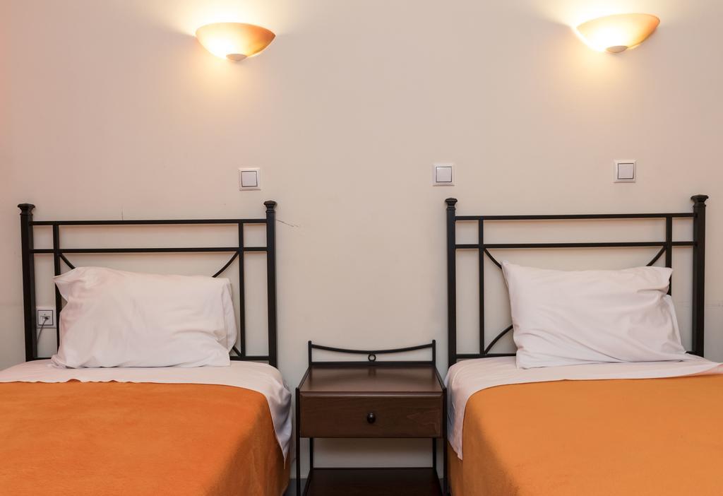 Diana Hotel Makrakómi Екстериор снимка